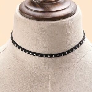 Choker necklace